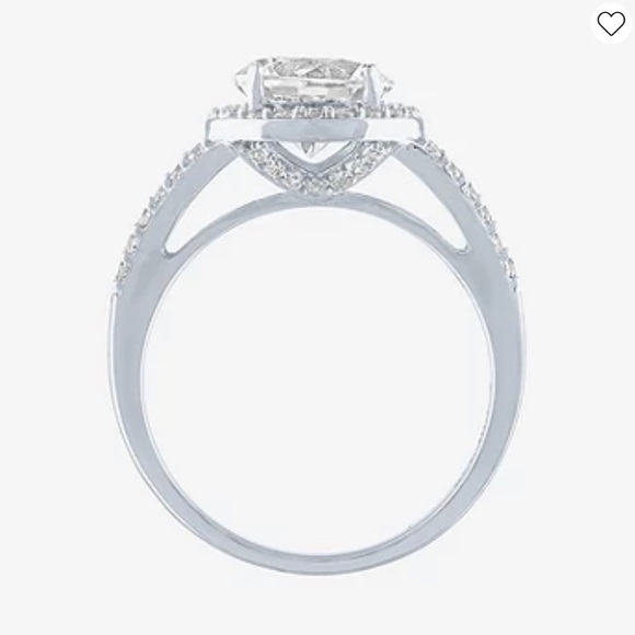 A White Sapphire lab created Sterling Silver ring - Picture 2 of 4